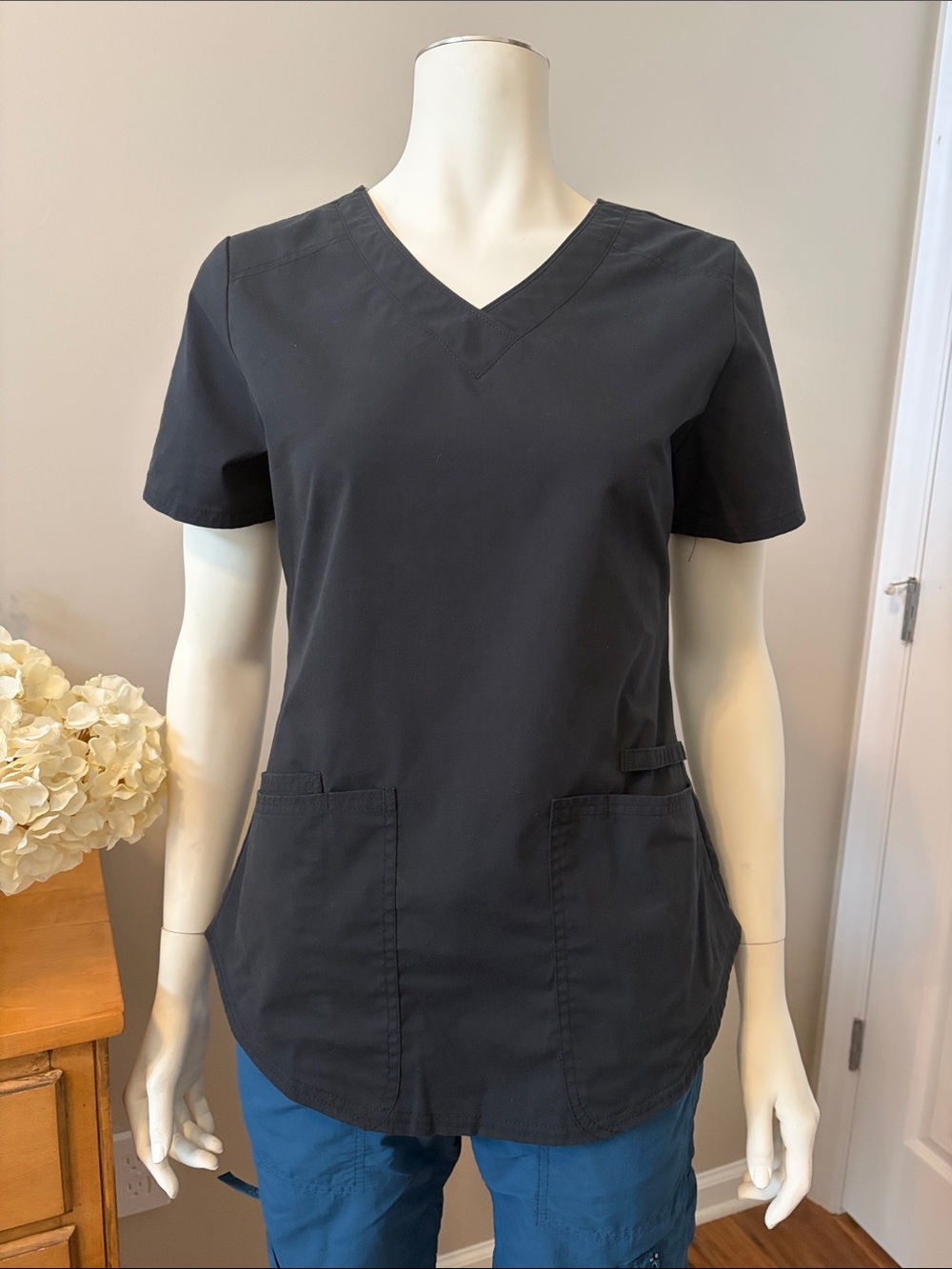 Scrubstar V-Neck with Pockets